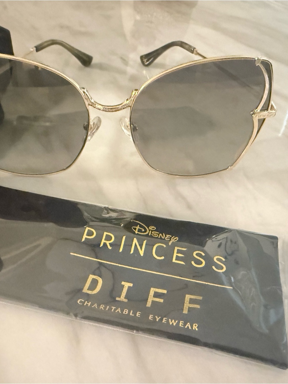 NWT Diff Tiana Gold Frame Sunglasses - Polarized